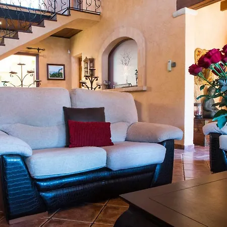 Alzina Villa: Tranquil Retreat With Pool Near Palma Villa