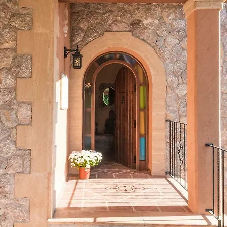 Alzina Villa: Tranquil Retreat With Pool Near Palma *