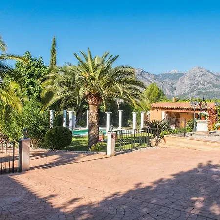 Villa Alzina Villa: Tranquil Retreat With Pool Near Palma