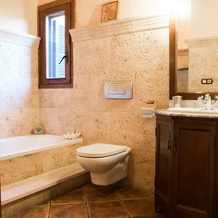 Alzina Villa: Tranquil Retreat With Pool Near Palma Villa Bunyola