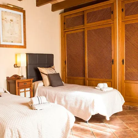 Alzina Villa: Tranquil Retreat With Pool Near Palma Villa *