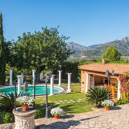 Villa Alzina Villa: Tranquil Retreat With Pool Near Palma