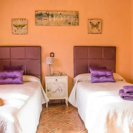 Alzina Villa: Tranquil Retreat With Pool Near Palma Villa *