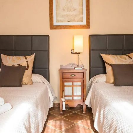Alzina Villa: Tranquil Retreat With Pool Near Palma Villa