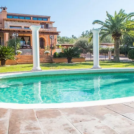 Alzina Villa: Tranquil Retreat With Pool Near Palma Villa *