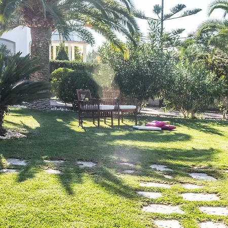 Alzina Villa: Tranquil Retreat With Pool Near Palma