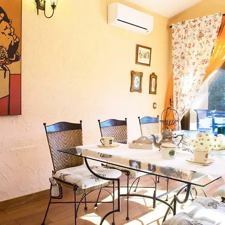 Villa Alzina Villa: Tranquil Retreat With Pool Near Palma Bunyola