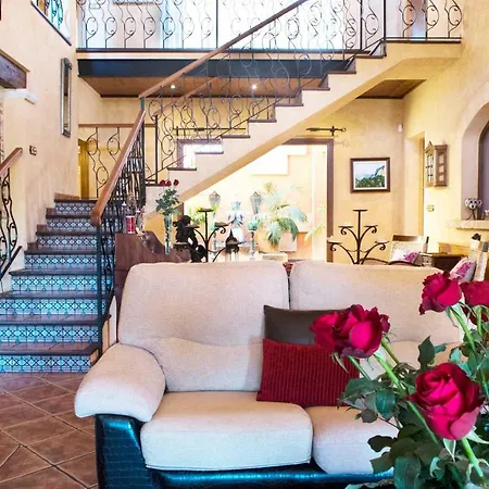 Alzina Villa: Tranquil Retreat With Pool Near Palma