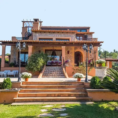 Villa Alzina Villa: Tranquil Retreat With Pool Near Palma