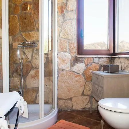 Alzina Villa: Tranquil Retreat With Pool Near Palma Villa *