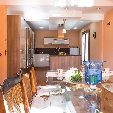 Villa Alzina Villa: Tranquil Retreat With Pool Near Palma