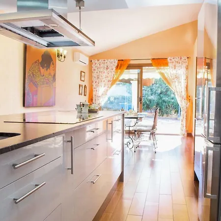 Alzina Villa: Tranquil Retreat With Pool Near Palma *