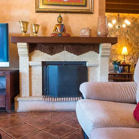 Villa Alzina Villa: Tranquil Retreat With Pool Near Palma